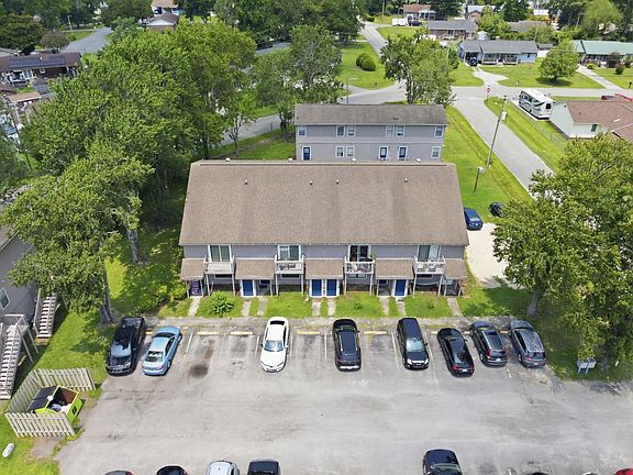 2nd image of 500 Oak Circle #B4