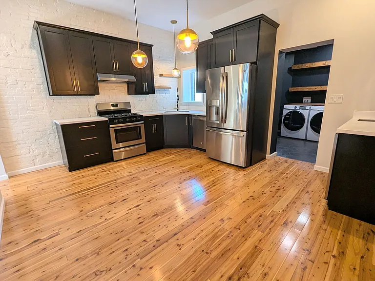 5109 Holmes St — Photo 4