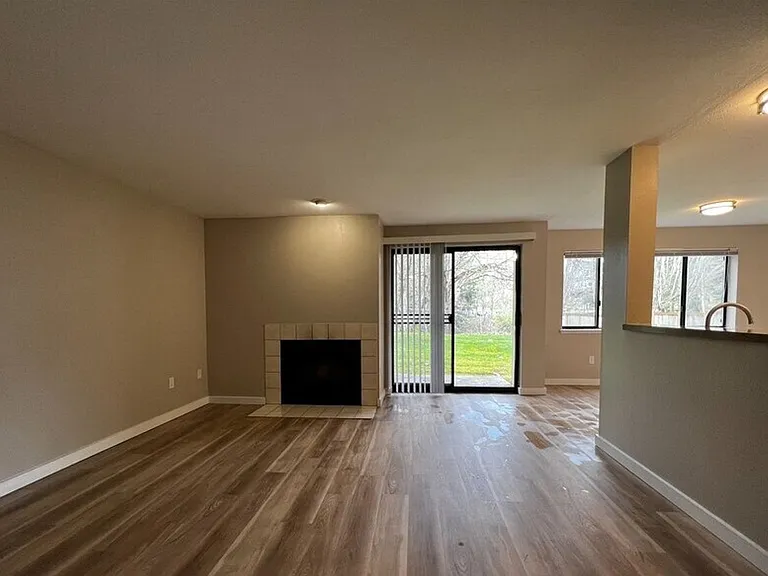 Lawn Courte Apartments at 2802 N. Narrows Drive, Tacoma, WA 98407 — Photo 15