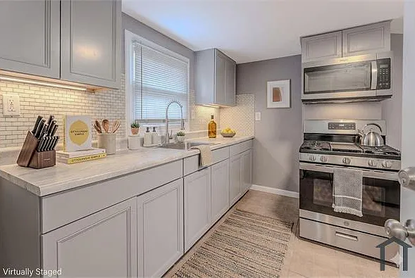 3 bed, $2,500 — Photo 2