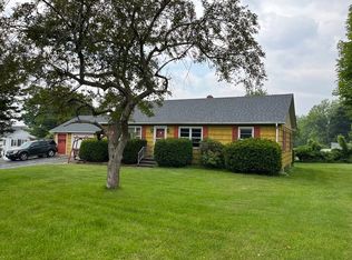 498 Dennison Dr, Southbridge, MA 01550