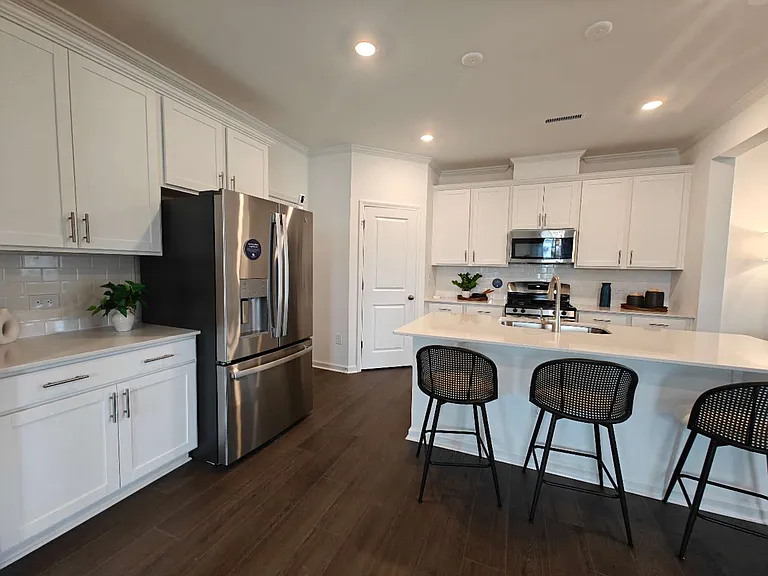 709 Painted Daisy Ln — Photo 42