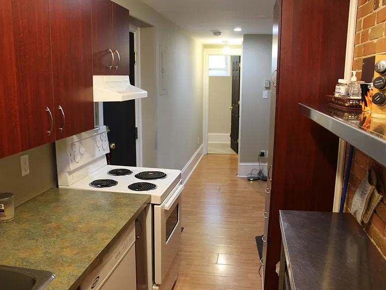 58 Sweetland Ave — Photo 9