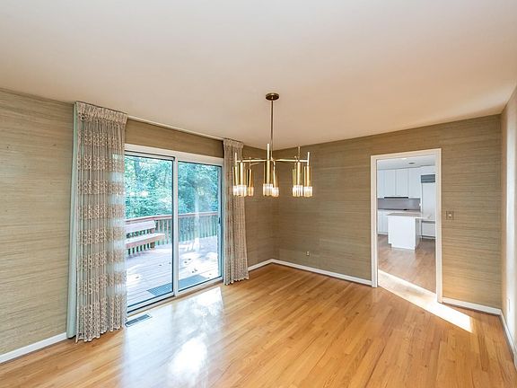 2nd image of 428 Onaway Pl