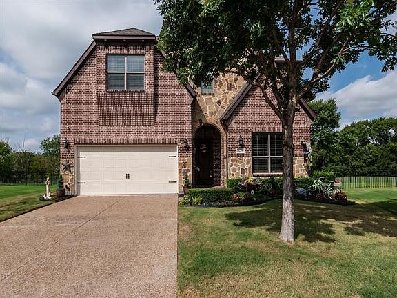 2nd image of 426 Heritage Ln