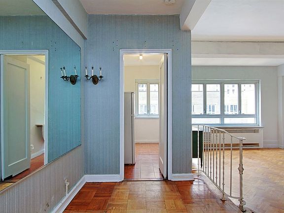 2nd image of 333 W 57th St APT 8F