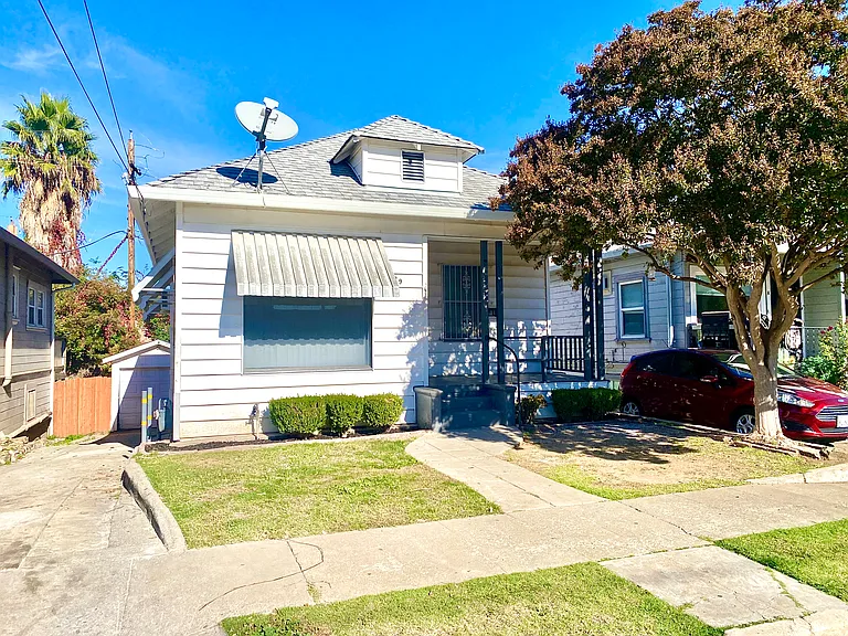 529 E Pine St — Photo 1