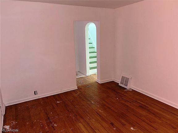 5th image of 1311 Superior Ave