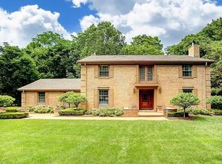 1001 Runnymede Rd, Dayton, OH 45419