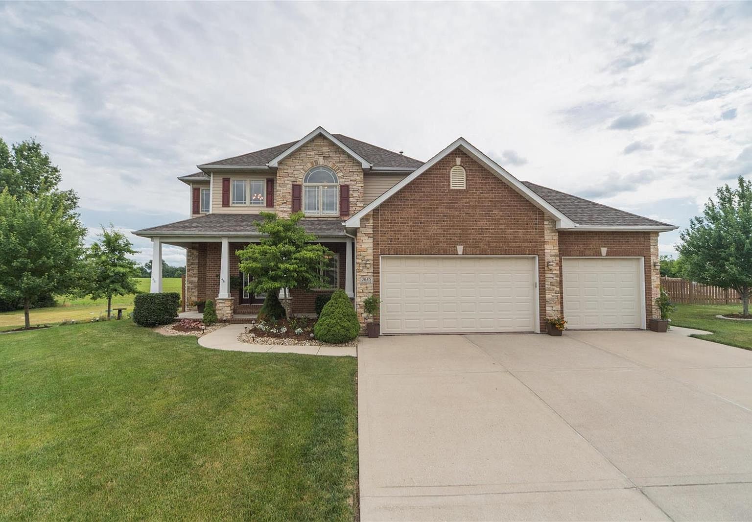 2045 Grandview Dr, Saint Jacob, IL 62281 Zillow