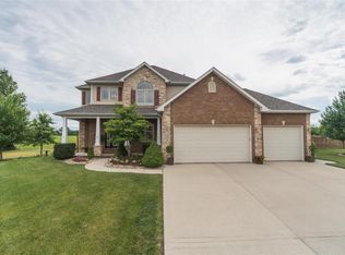 2045 Grandview Dr, Saint Jacob, IL 62281