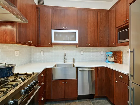 Sold by Sotheby's International Realty | media 3