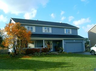 11 Starboard Ct, Grayslake, IL 60030