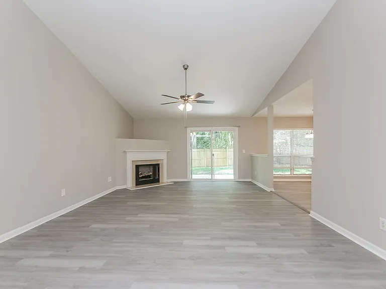 1125 Arcaro Ct — Photo 4