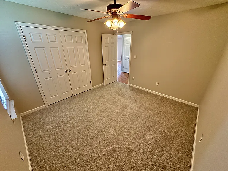2237 Ross Ln — Photo 12