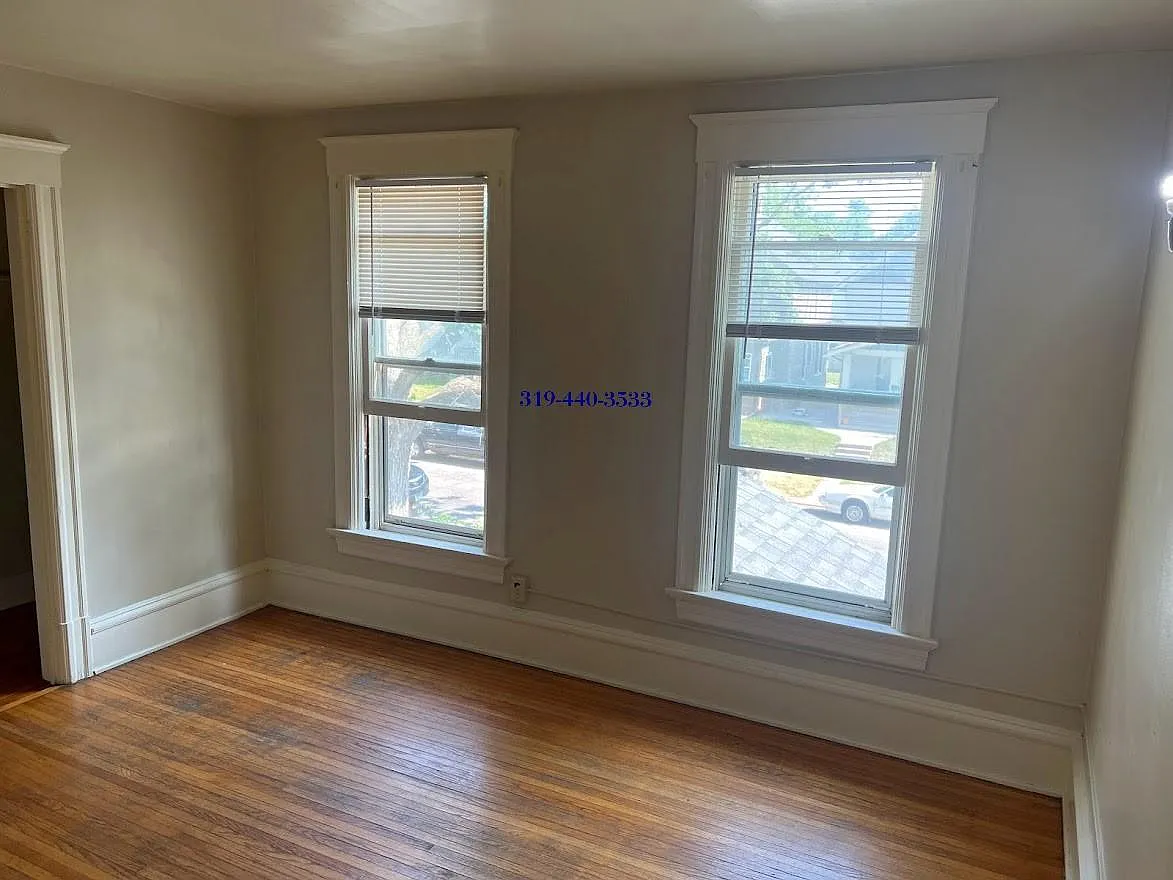 1548 Washington Ave SE — Photo 3