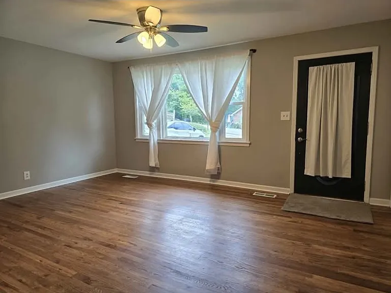 146 Cranwill Dr — Photo 2