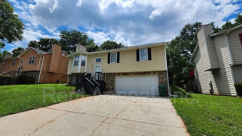 2305 Wilkins Cv