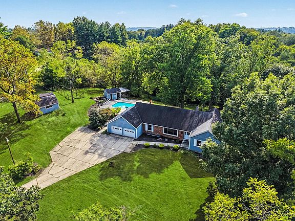 2nd image of 7819 Thompson Rd