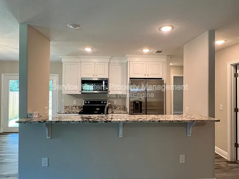 2965 N 14th Ave — Photo 14