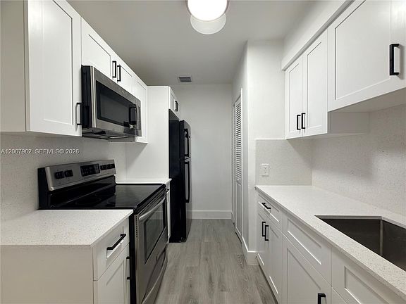 5th image of 4060 SW 6th St