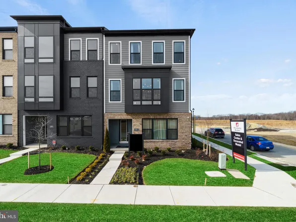 201 Summit Point Blvd, Bowie, MD 20716