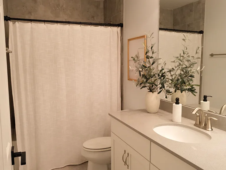 689 Oak Lake Ln — Photo 19