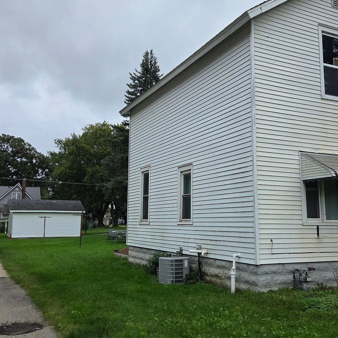 Charming single unit in Charles City, IA - $900/mo - Avail. 11/1/2026 — Photo 3