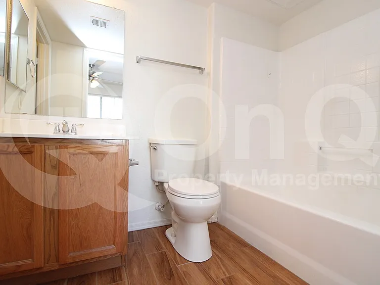 2402 E 5th St #1562 — Photo 16