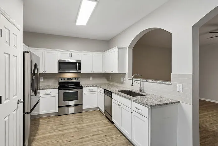 3 bed, 2.5 bath, 1724 sqft, $2,350 — Photo 2