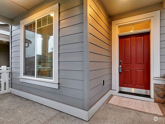 4th image of 1022 32nd Street NW