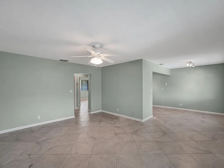 1250 Miami Rd #11 — Photo 9