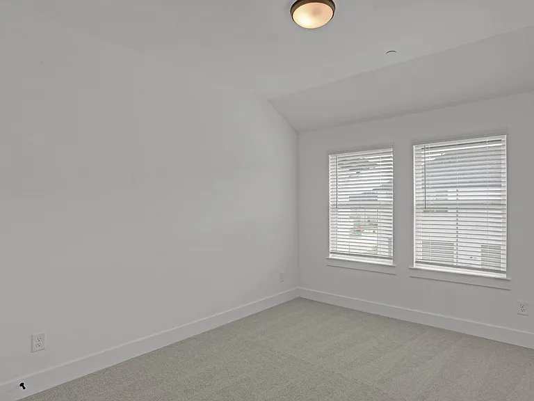 2553 Huxley Mews — Photo 14