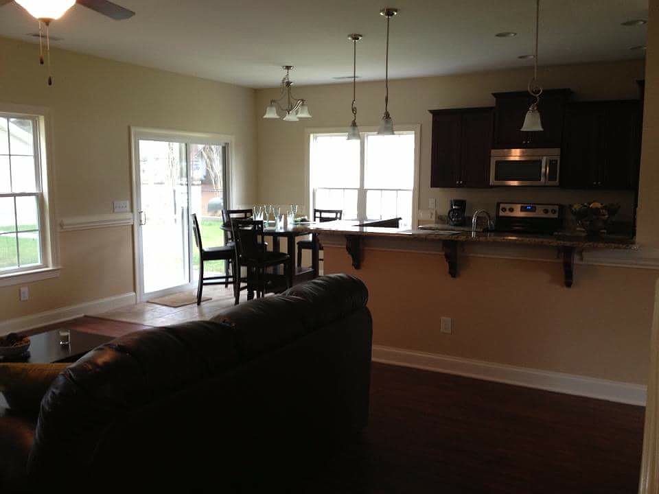 1st image of 423 Hunters Creek Dr