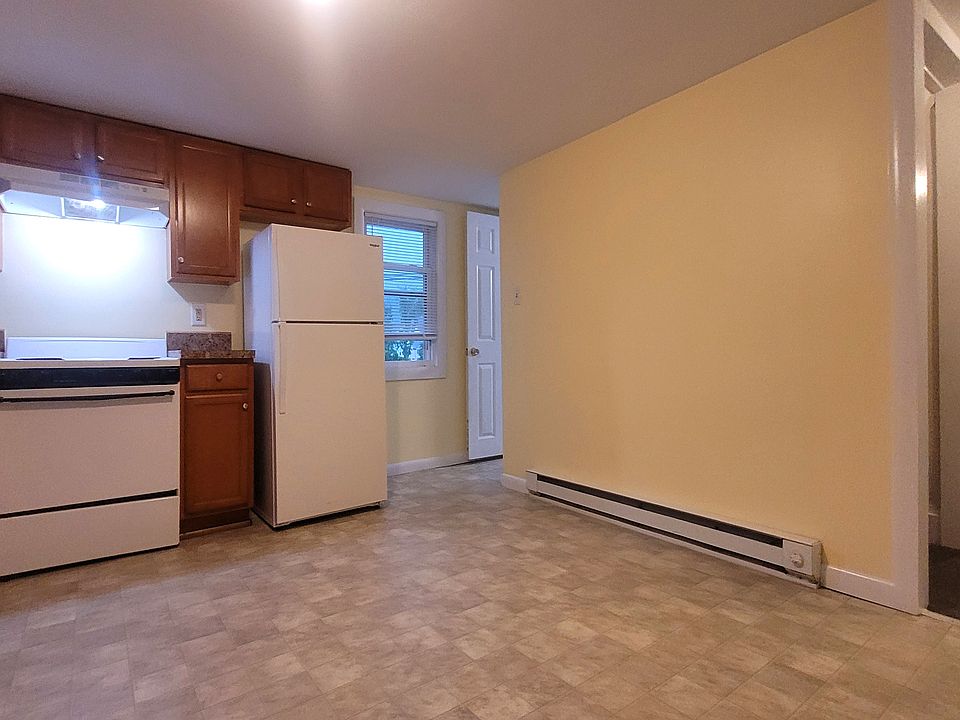 Kitchen w/ plenty of room for table