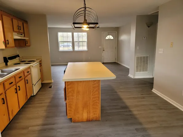 60 S Center St, Rossville, GA 30741