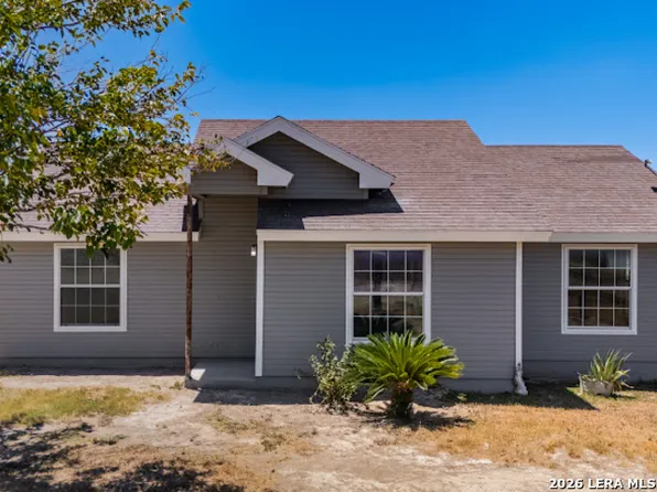 65 School Circle, Eagle Pass, TX 78852