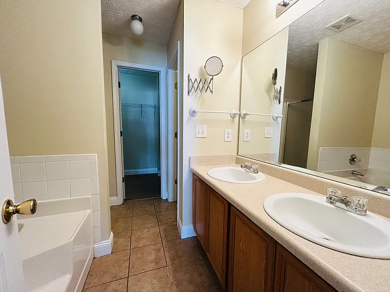 3760 Harvest Dr — Photo 9