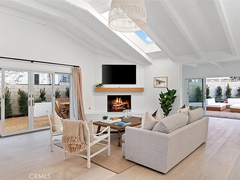 153 Emerald Bay — Photo 1