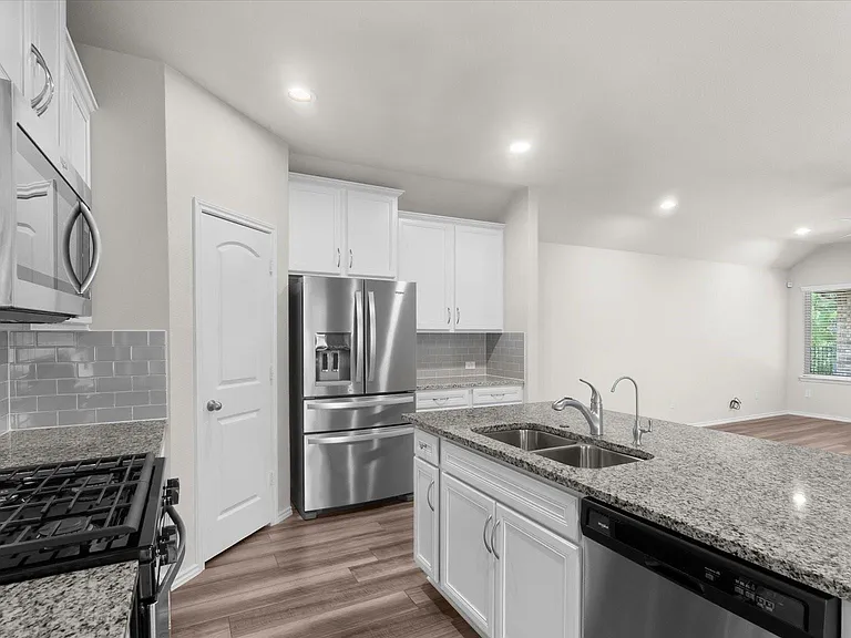 9257 Inland Leather Ln — Photo 6