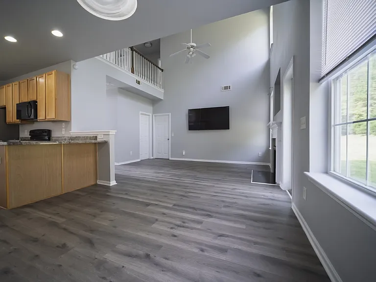 1030 Boxelder Ln — Photo 5
