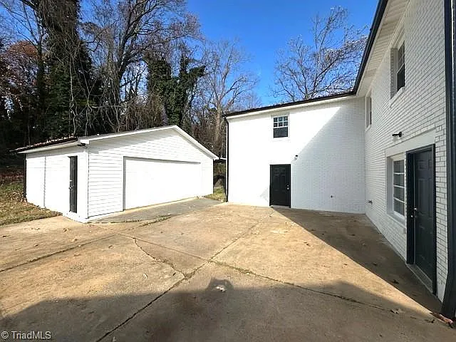 2062 K Court Ave — Photo 3