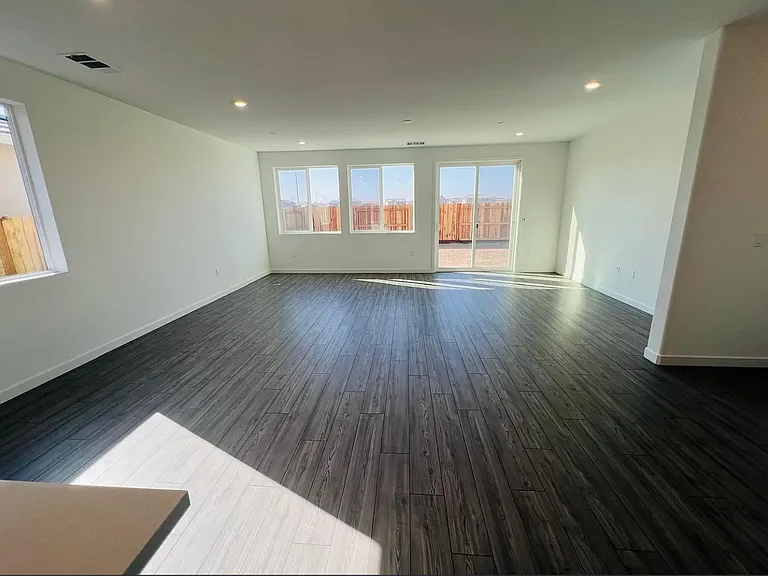 1757 Lacey Ave — Photo 3
