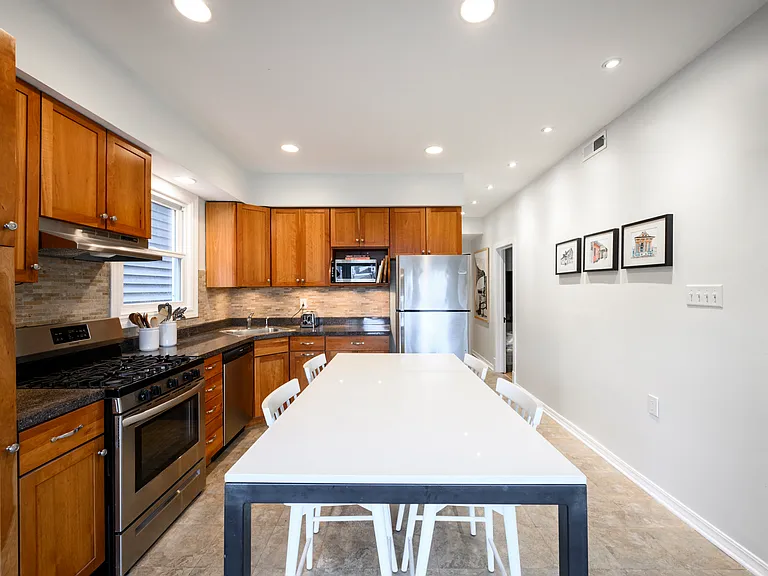 2524 N Lawndale Ave #1 — Photo 9