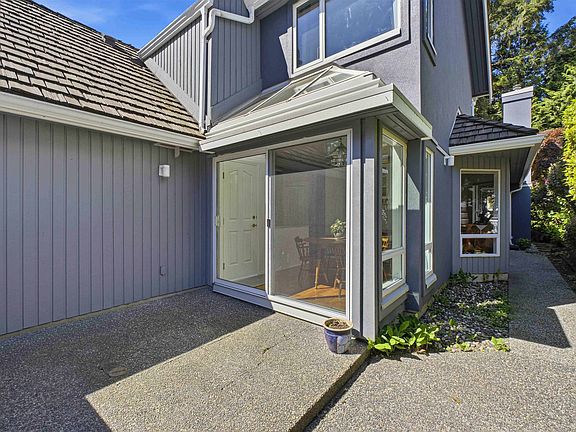 3rd image of 1925 Indian River Cres #5