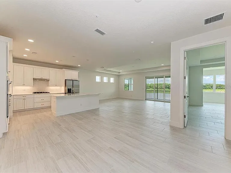 10016 Rembrandt Way #202 — Photo 4