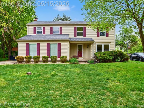1749 Freemont Dr, Troy, MI 48098