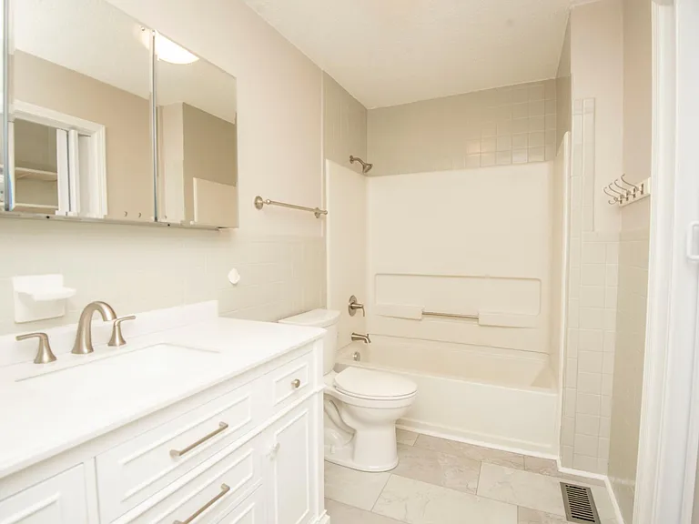 136 Harrison Ln — Photo 24