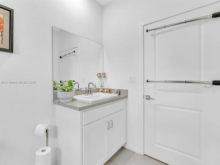 424 NE 4th Ave #424 — Photo 32