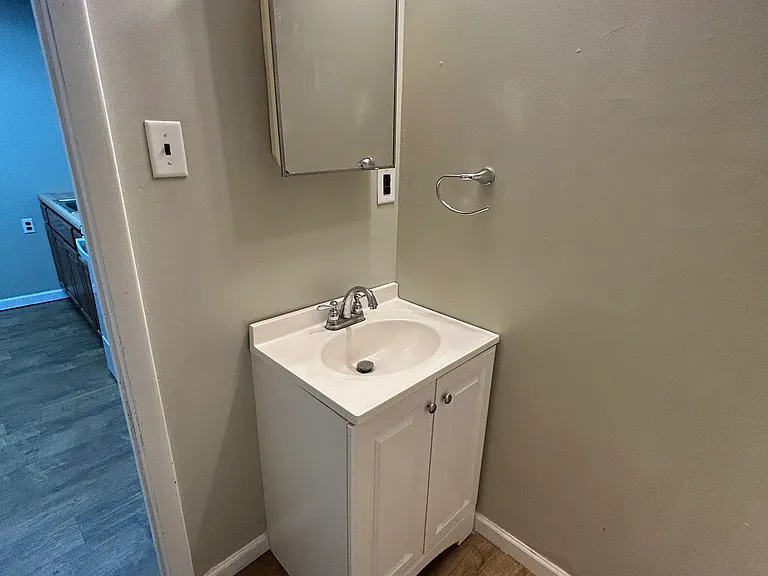 131 Wood St #103 — Photo 6